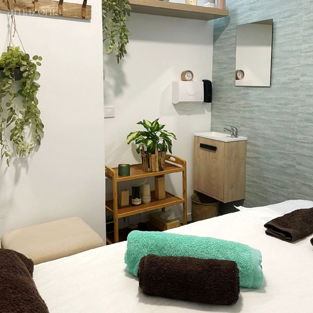 Amazônia Massage-masajes y fisioterapias-Milla de Oro-Barrio Salamanca-imagen-3