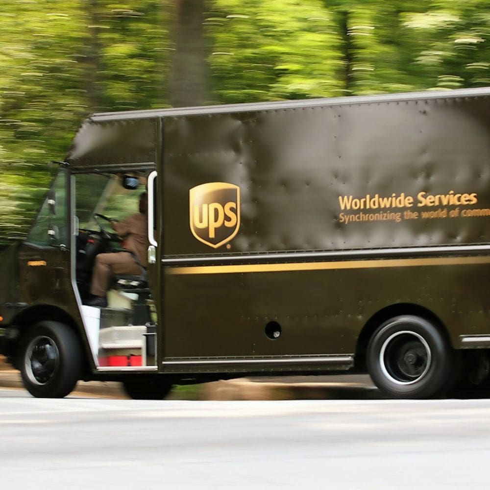 UPS envios express – Empresas de mensajeria – Milla de Oro – Barrio de Salamanca – Imagen 2
