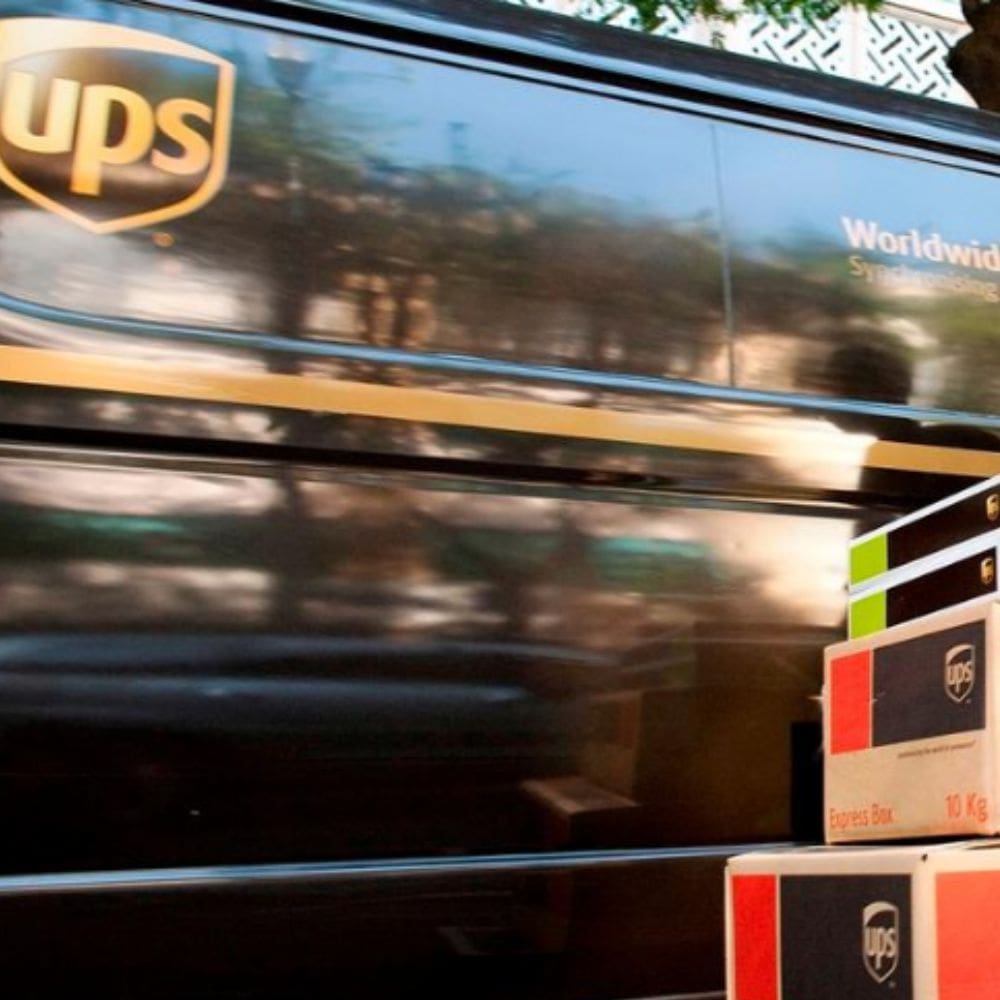 UPS envios express – Empresas de mensajeria – Milla de Oro – Barrio de Salamanca – Imagen 3