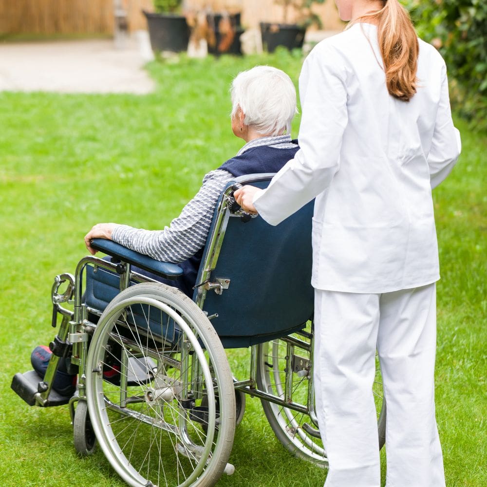 Institución Santa Ana -Cuidado De Personas Mayores-Milla de Oro-Barrio Salamanca-imagen-4