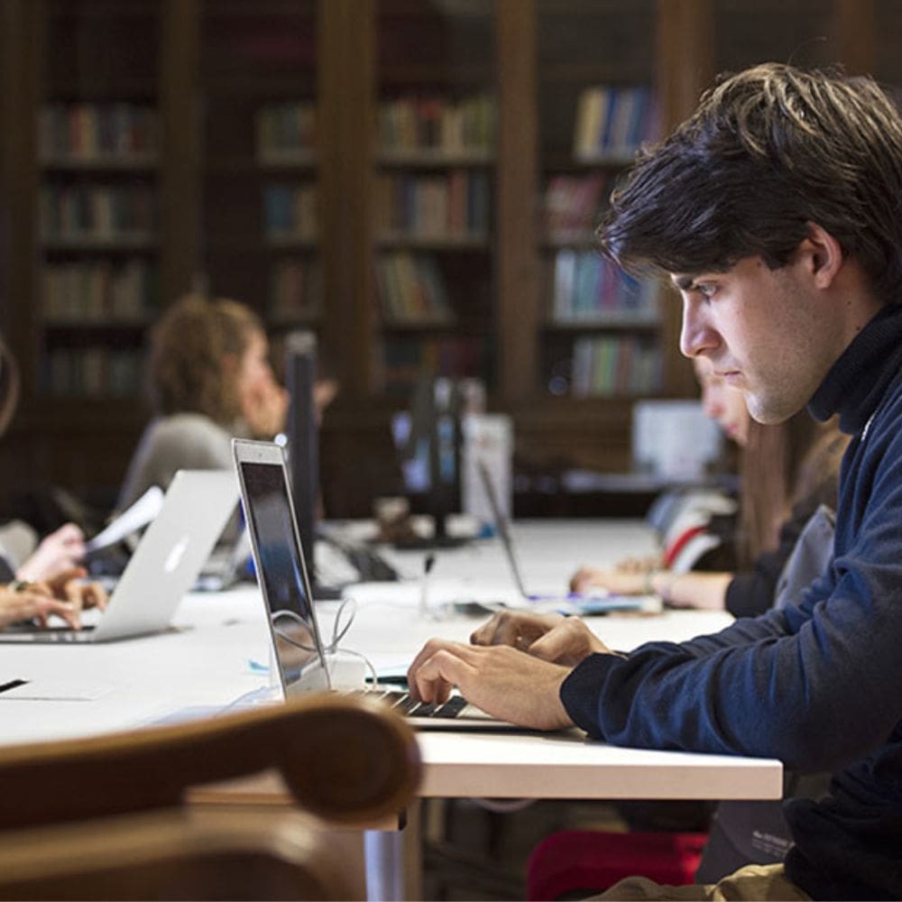 Universidad Antonio de Nebrija-Universidades-Milla de Oro-Barrio Salamanca-imagen-3
