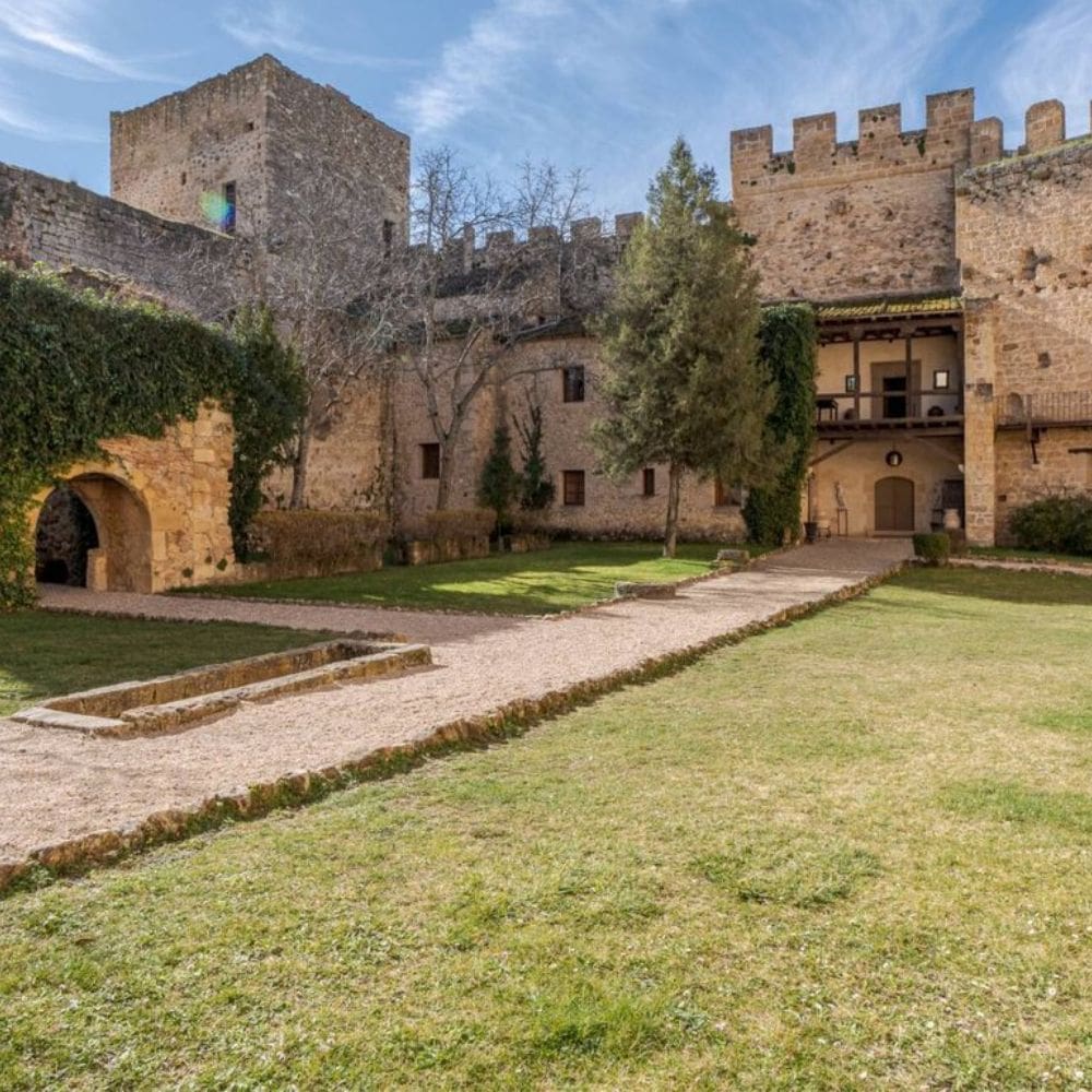 Castillo de Pedraza – Salones Y Fincas De Cele – Milla de Oro – Barrio Salamanca 5