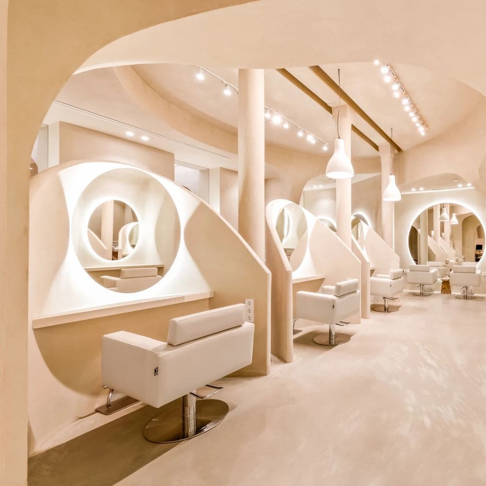 Las dos peluquerías de lujo más chic de Madrid, lugar de artistas, famosos y la jet set madrileña