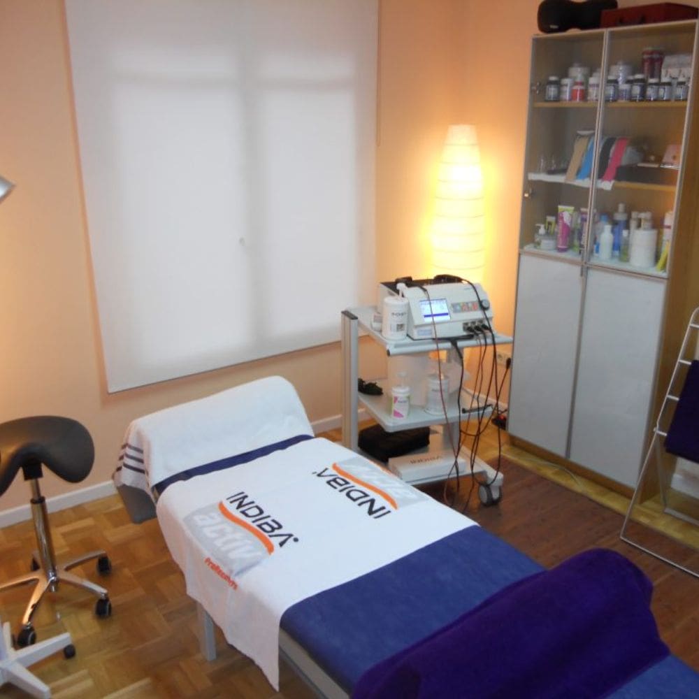 Centro Fisioterapia Fernando Navar-Masajes Y Fisioterapia-Milla de Oro-Madrid-1