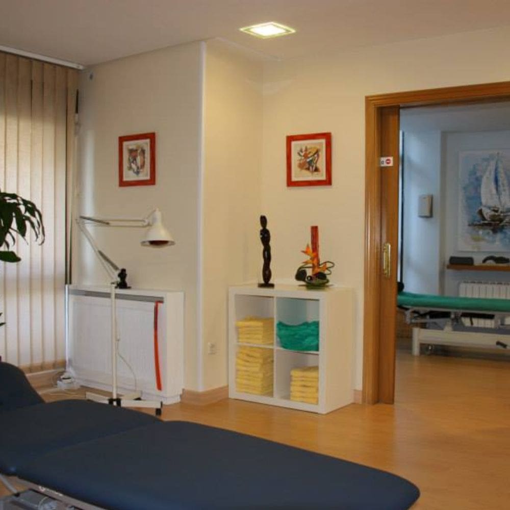 Fisioterapia Juan Bravo 75-Masajes Y Fisioterapia-Milla de Oro-Madrid-3